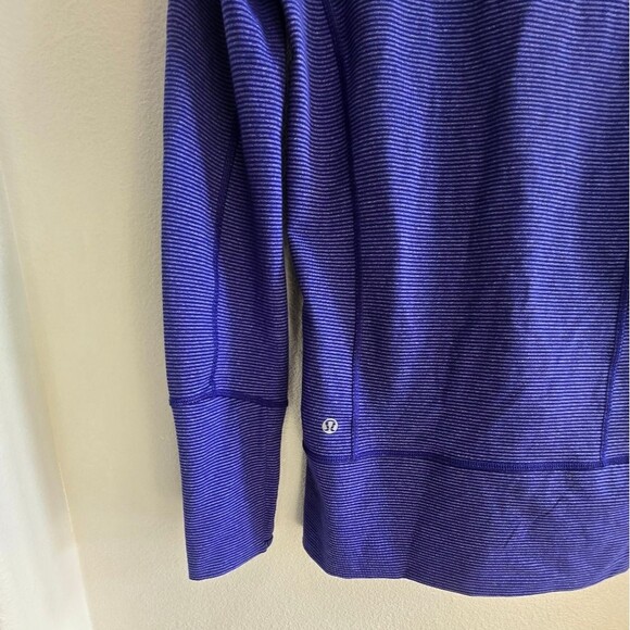 Lululemon in stride zip up jacket, purple size 2 - Picture 8 of 9